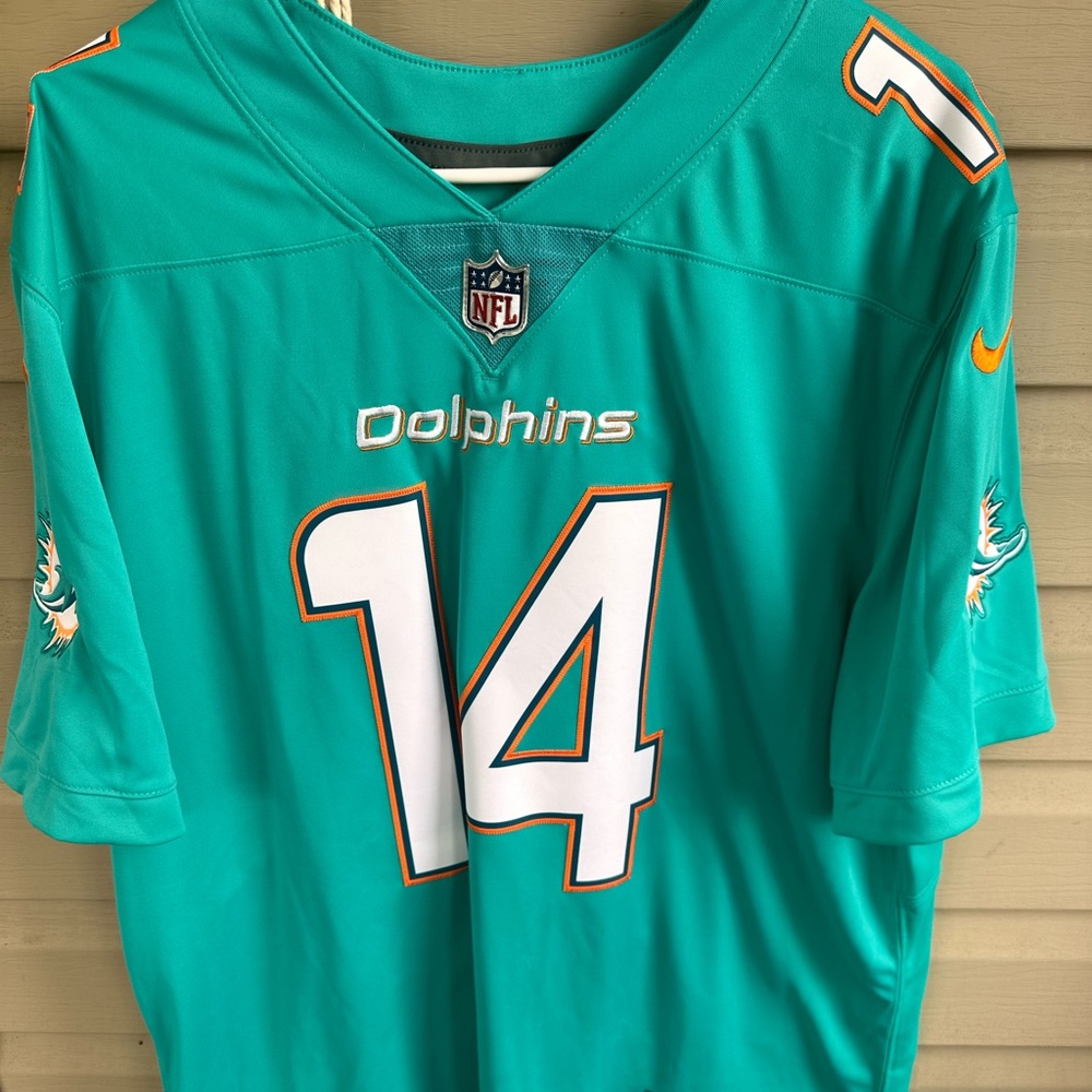 Miami Dolphins #14 Jarvis Landry Nike stitched XL jersey. Only worn 2-3 times.